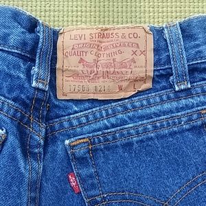 Levis